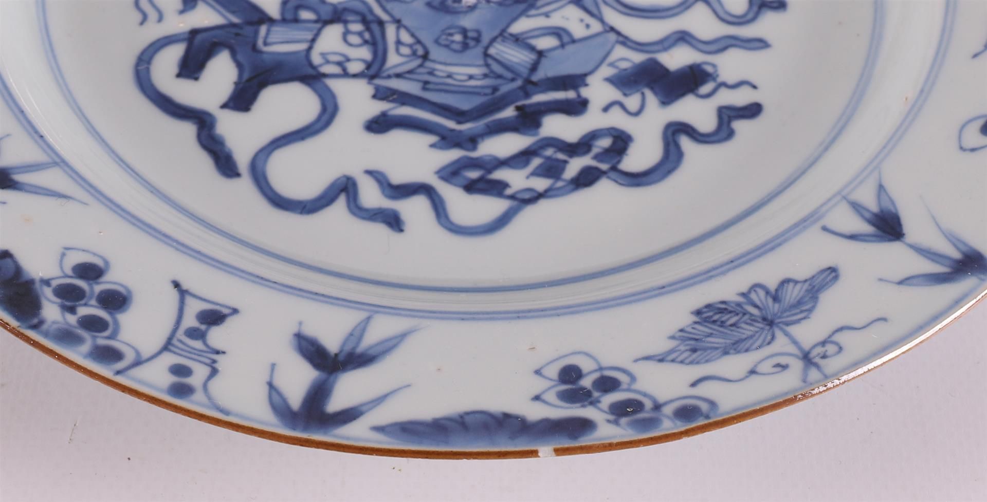 A blue/white porcelain plate with a silver handle from a later date, China, Kang - Image 3 of 5