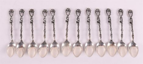 A series of twelve second grade 835/1000 silver teaspoons, 20th century.