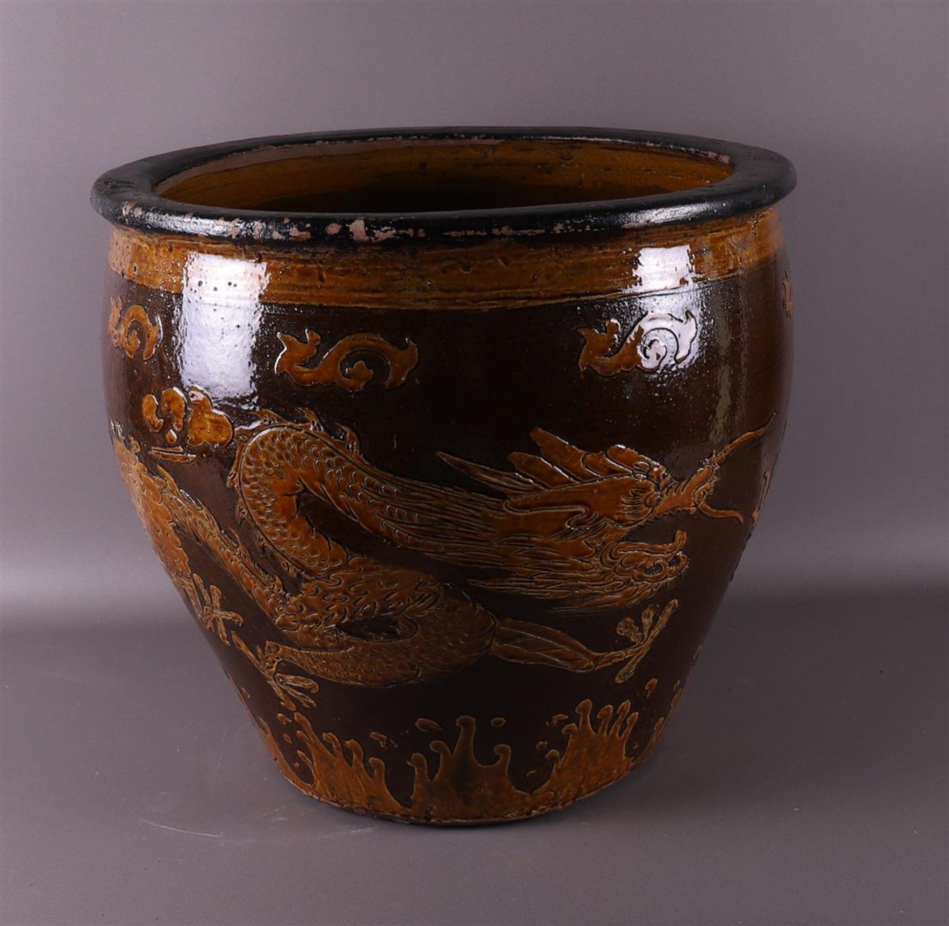 A stoneware cachepot, China 19th century. - Image 4 of 6
