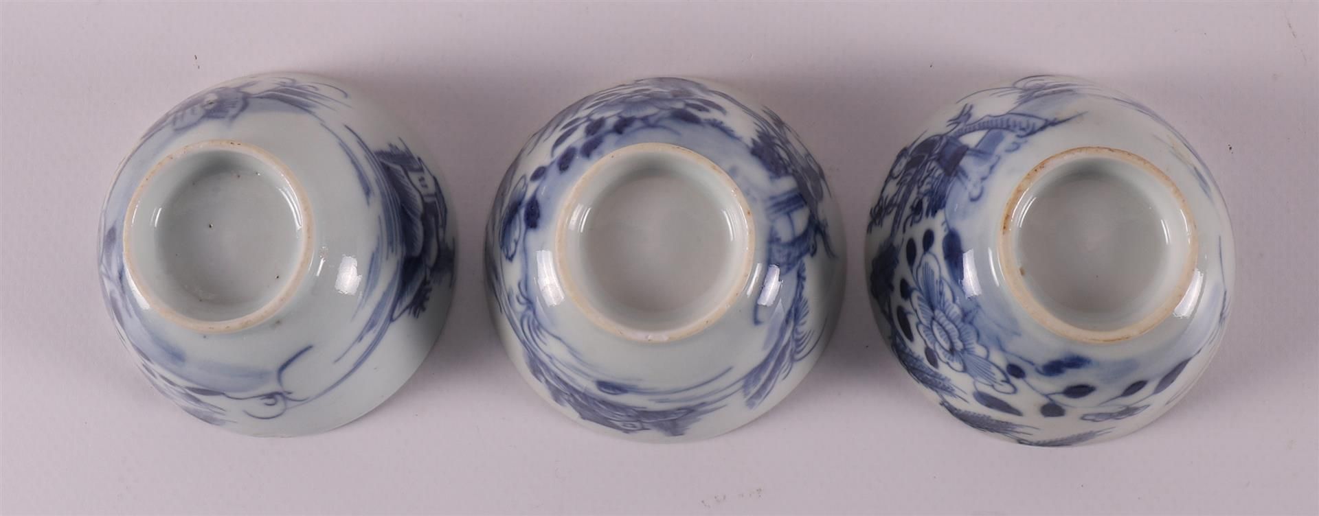 Six blue/white porcelain cups and four saucers, China, Qianlong, 18th century. - Image 20 of 21