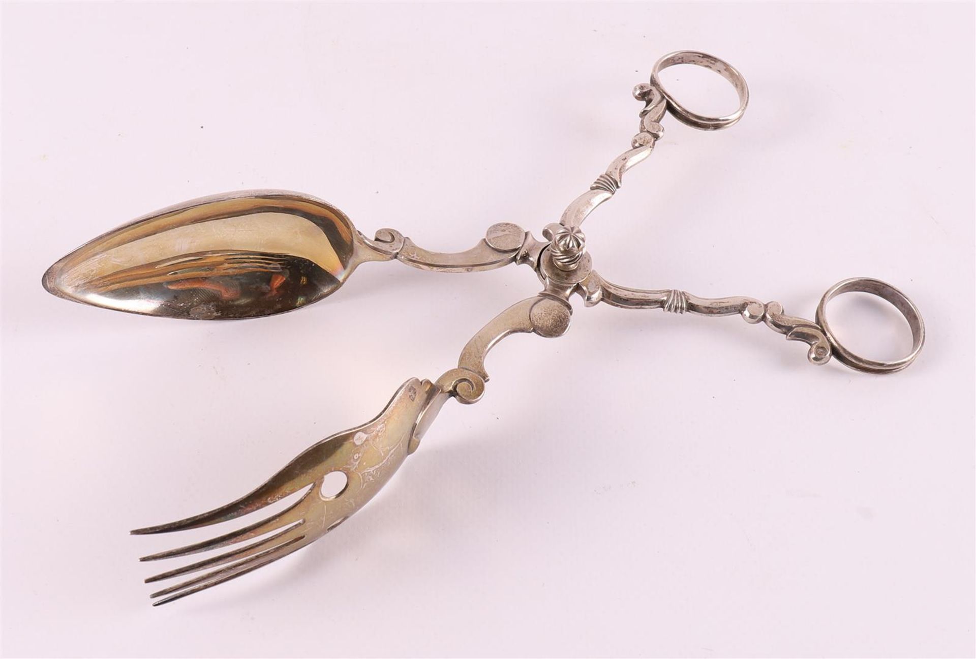 A second grade 835/1000 silver salad tongs, around 1900. - Image 2 of 4