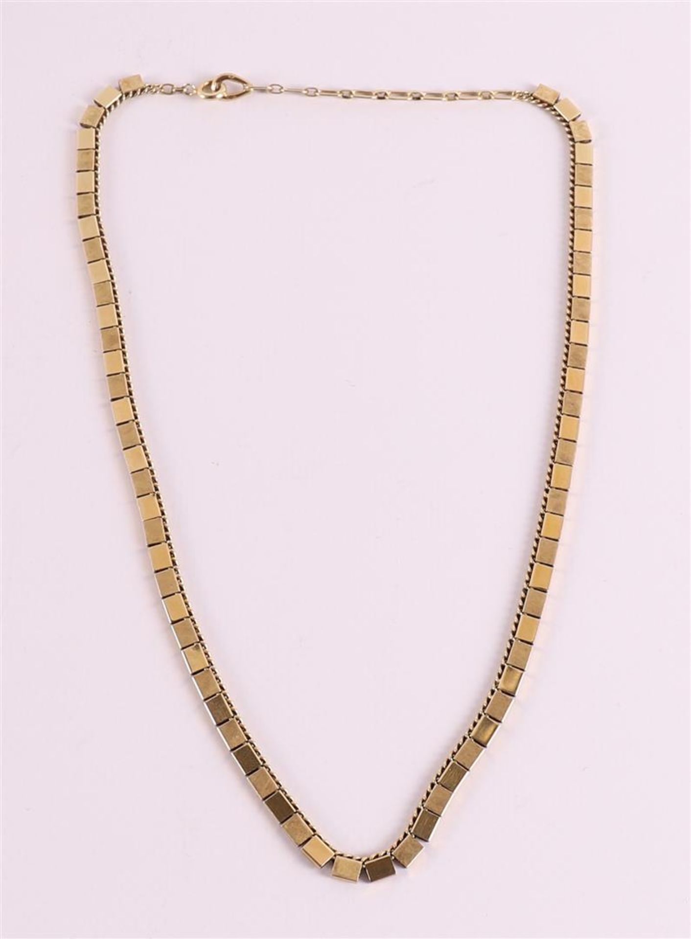 A 14 kt 585/1000 partly matted gold choker.