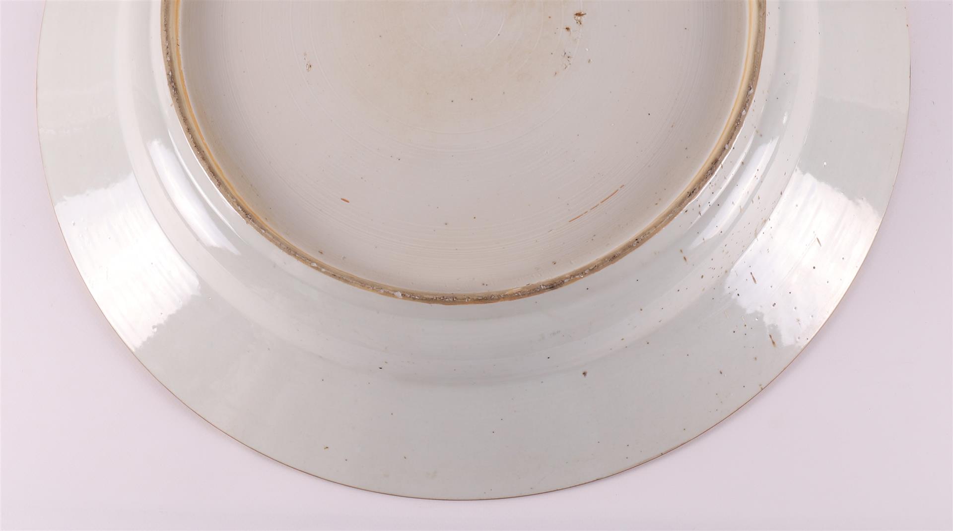 A porcelain Chinese Imari dish with inscription 'PAMEN', China, Kangxi. - Image 7 of 8