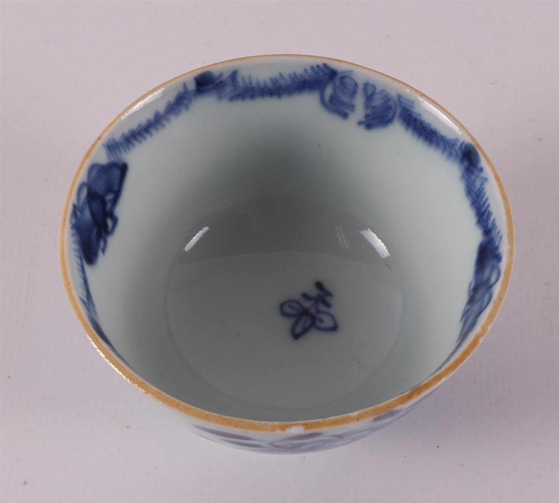 Six blue/white porcelain cups and saucers, China, Qianlong, 18th century. - Image 14 of 20
