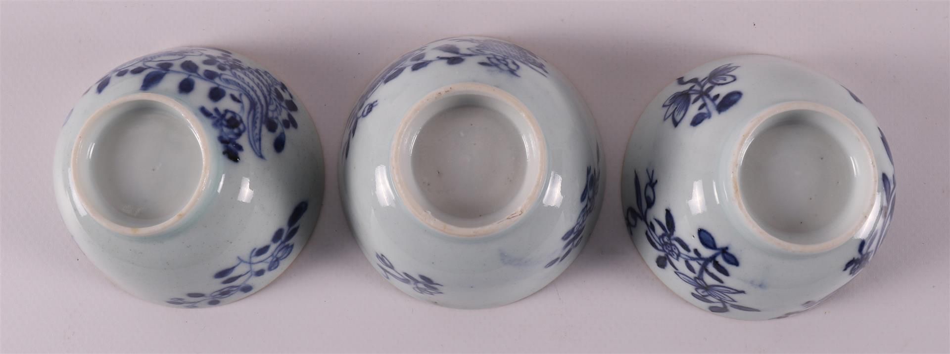 Six blue/white porcelain cups and saucers, China, Qianlong, 18th century. - Image 15 of 20