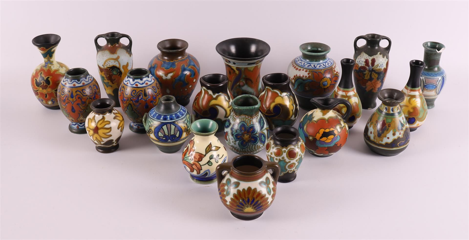 A lot of various pottery vases, including South Holland, ca. 1930