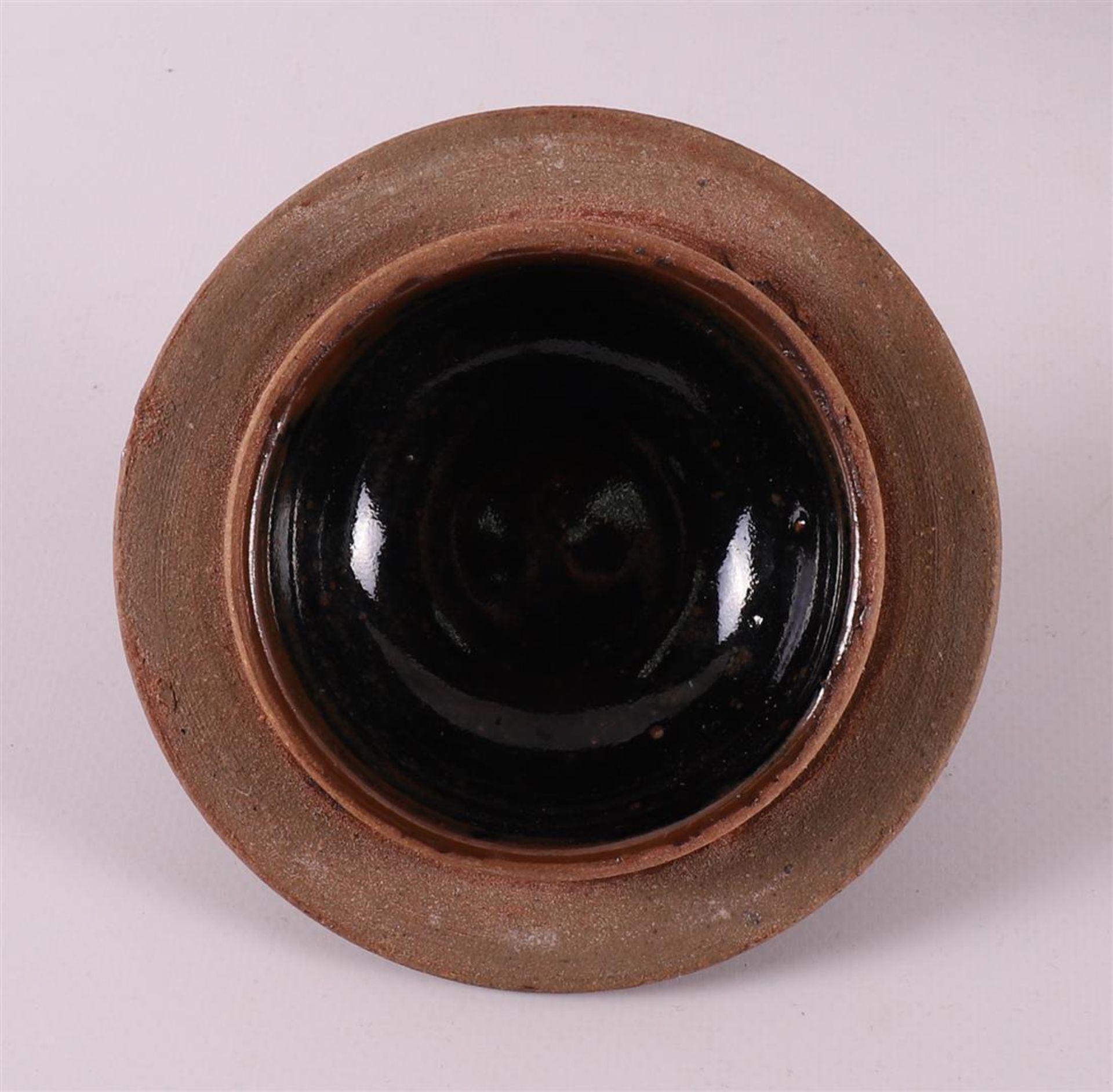A brown glazed ceramic teapot, 2nd half of the 20th century. - Bild 8 aus 8