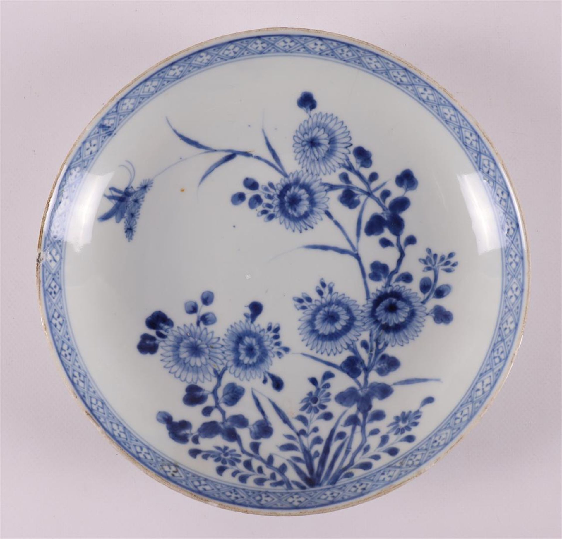 A series of three blue/white porcelain plates, China, Qianlong, 18th century. - Bild 2 aus 11