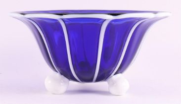 A blue glass bowl with white overlay, Loetz Witwe Klostermuehle, Polowny.