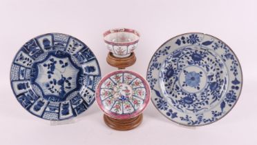 A set of blue/white porcelain plates, China, 18th/19th century.