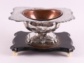 A silver pipe brazier with folded contoured edge, 19th century.