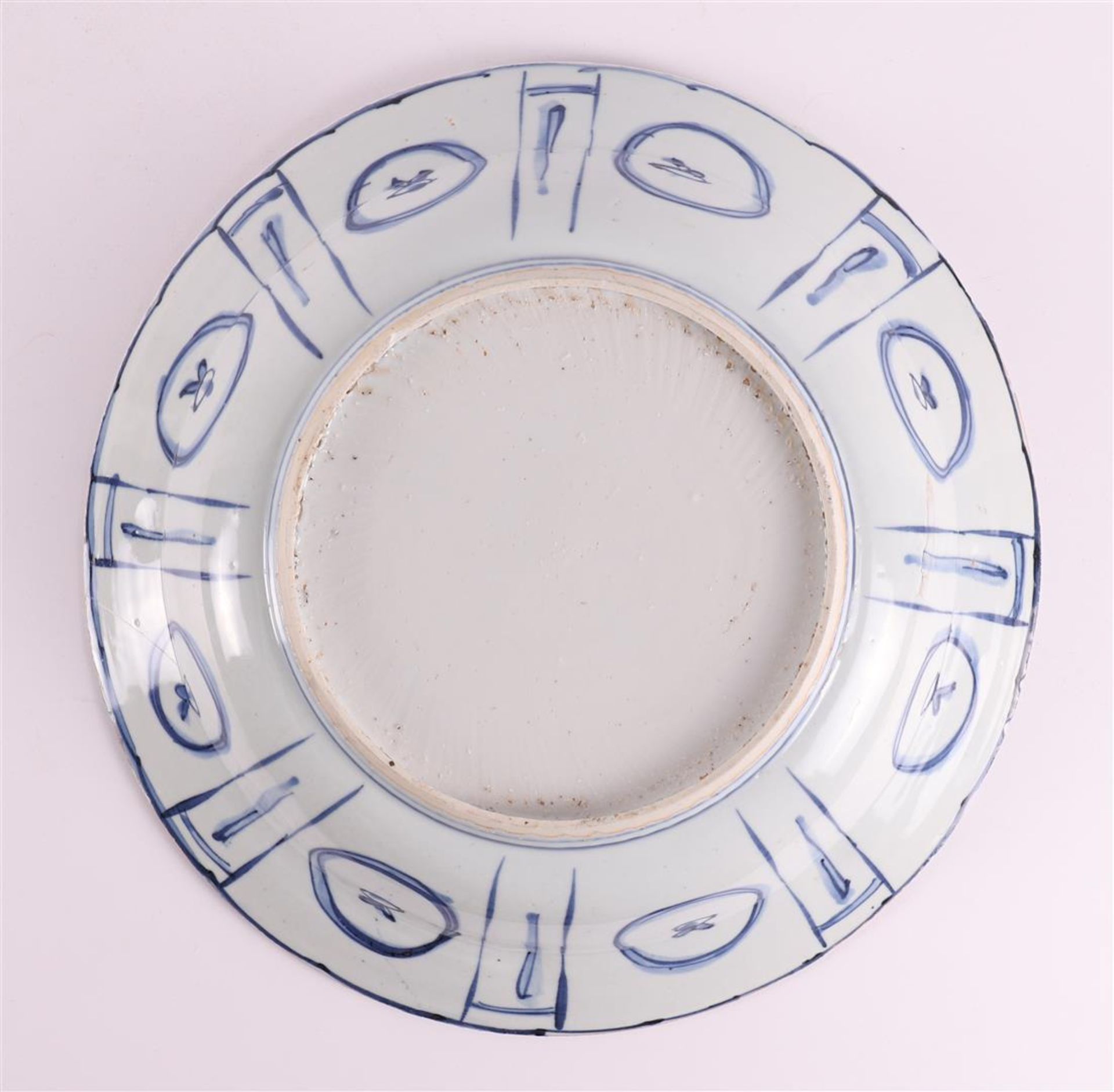 A blue/white porcelain 'kraak' dish, China, Wanli, around 1600. - Image 5 of 9