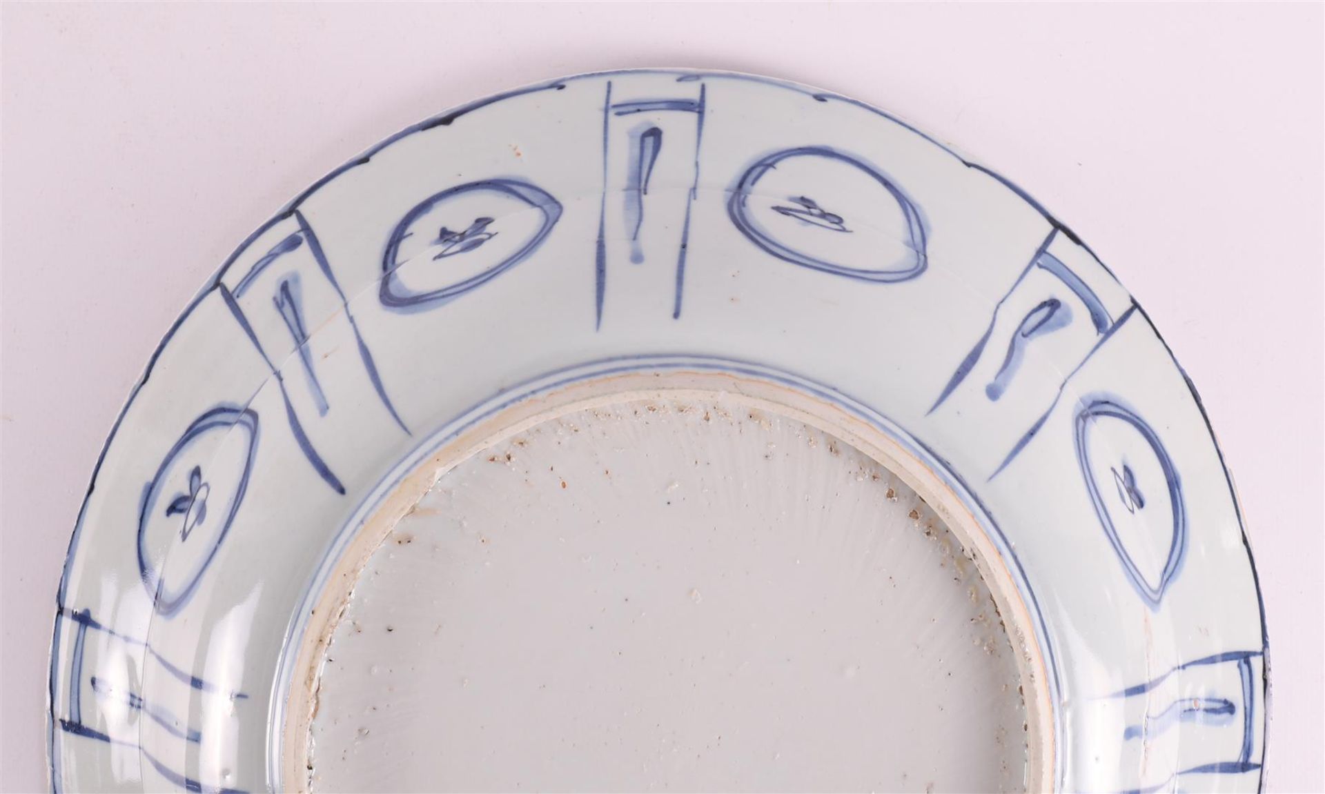 A blue/white porcelain 'kraak' dish, China, Wanli, around 1600. - Image 6 of 9