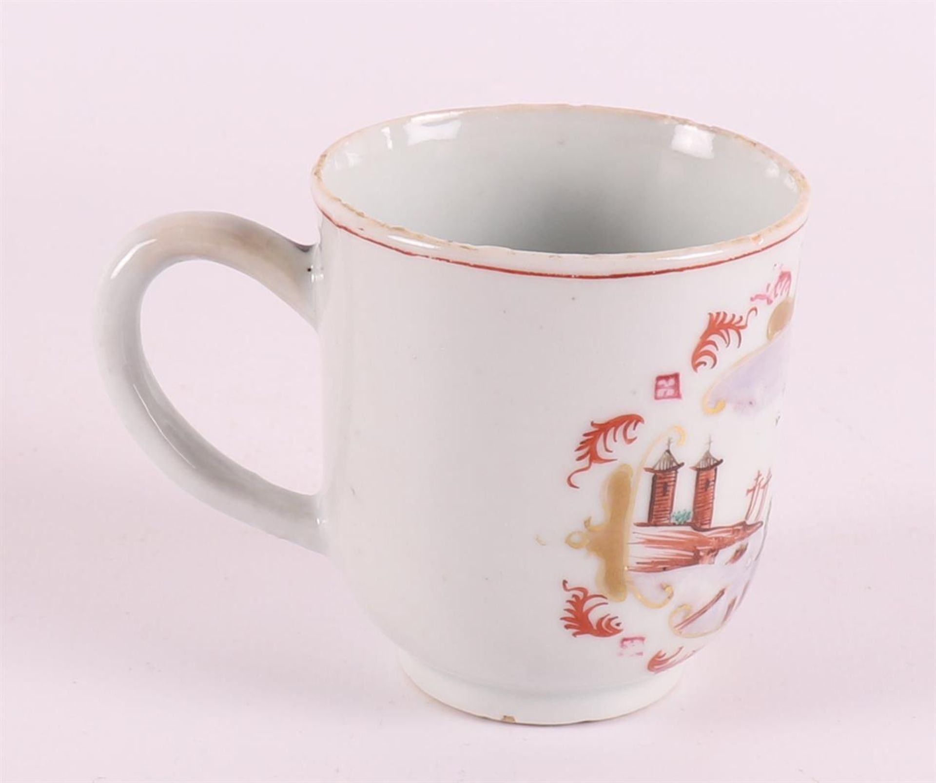 A porcelain Chine de Commande cup and saucer, China, Qianlong 18th century. - Bild 15 aus 17