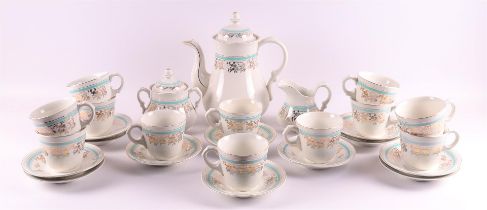 An earthenware tea set, around 1900.