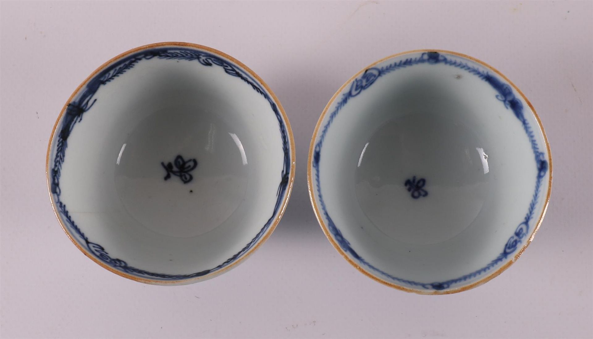Six blue/white porcelain cups and saucers, China, Qianlong, 18th century. - Image 17 of 20