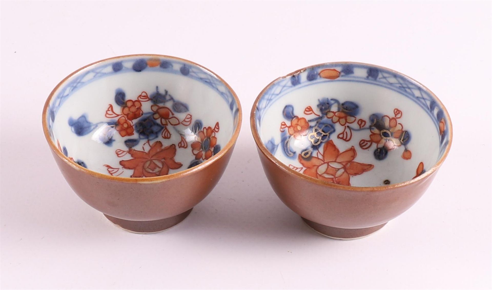 Various Chinese Imari porcelain cups and saucers, so-called Batavia ware, China - Image 14 of 16