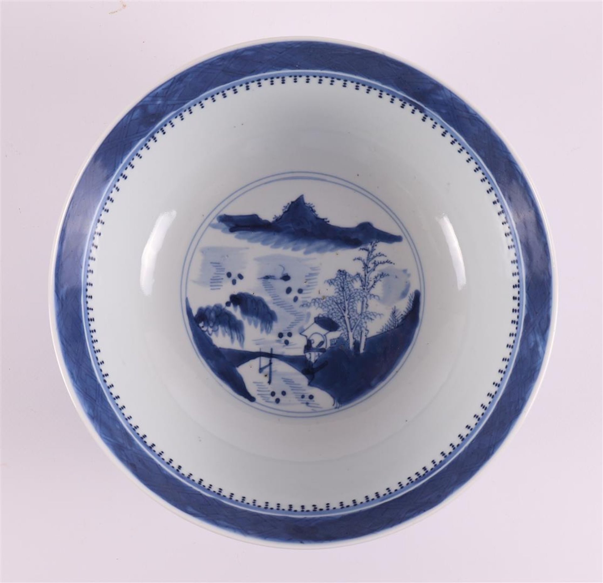 A blue/white porcelain bowl on stand, China, 1st half 19th century. - Image 5 of 6