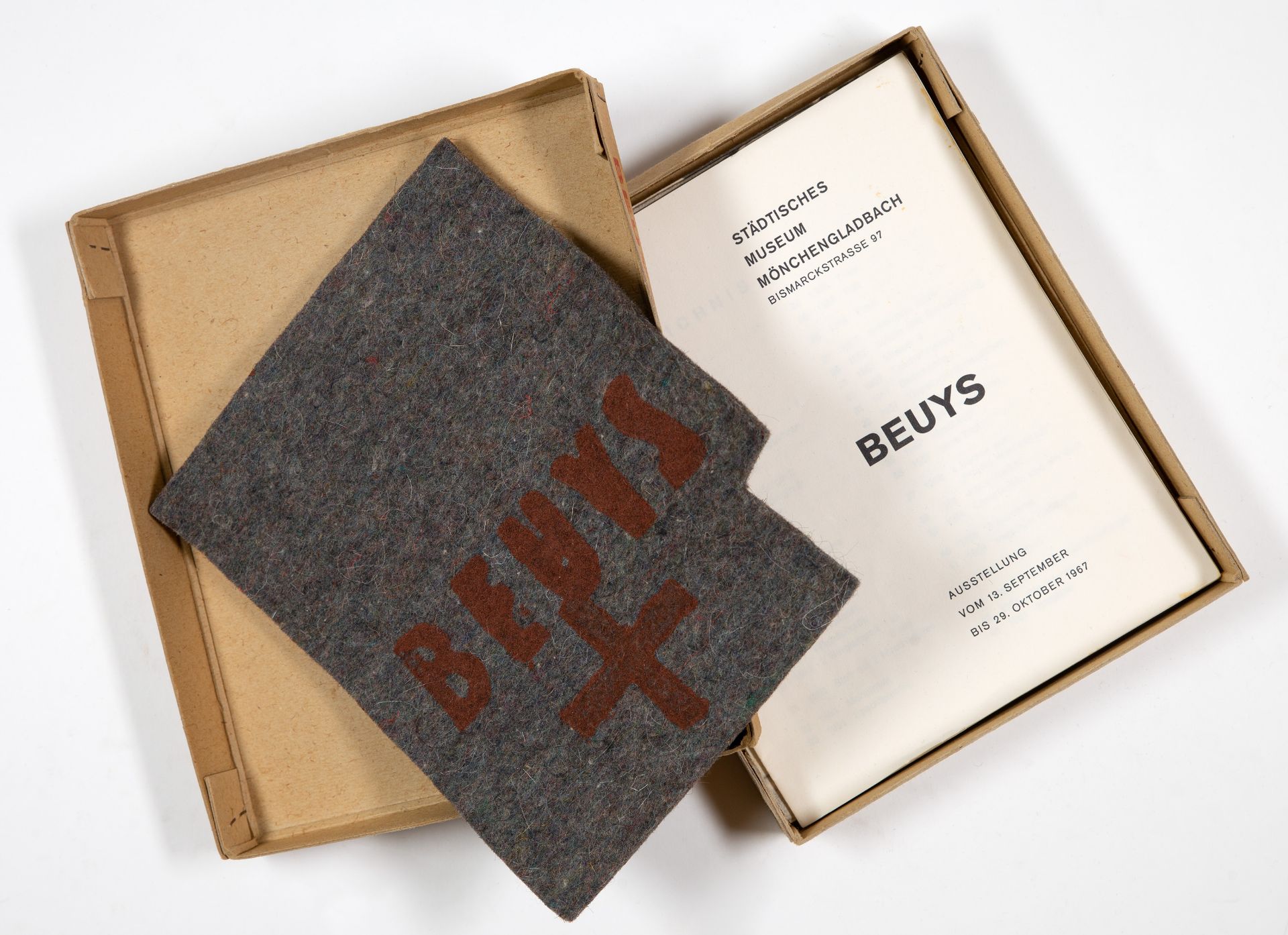 Joseph Beuys, Katalog Museum Mönchengladbach 1967. - Ex. 230/330. Schellmann 5. - Bild 2 aus 2