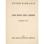 U. Sinclair, Das Buch des Lebens. 3 Bde. / Der Rekrut / Der Parademarsch. Insges. 5 Bde. Berlin 1922