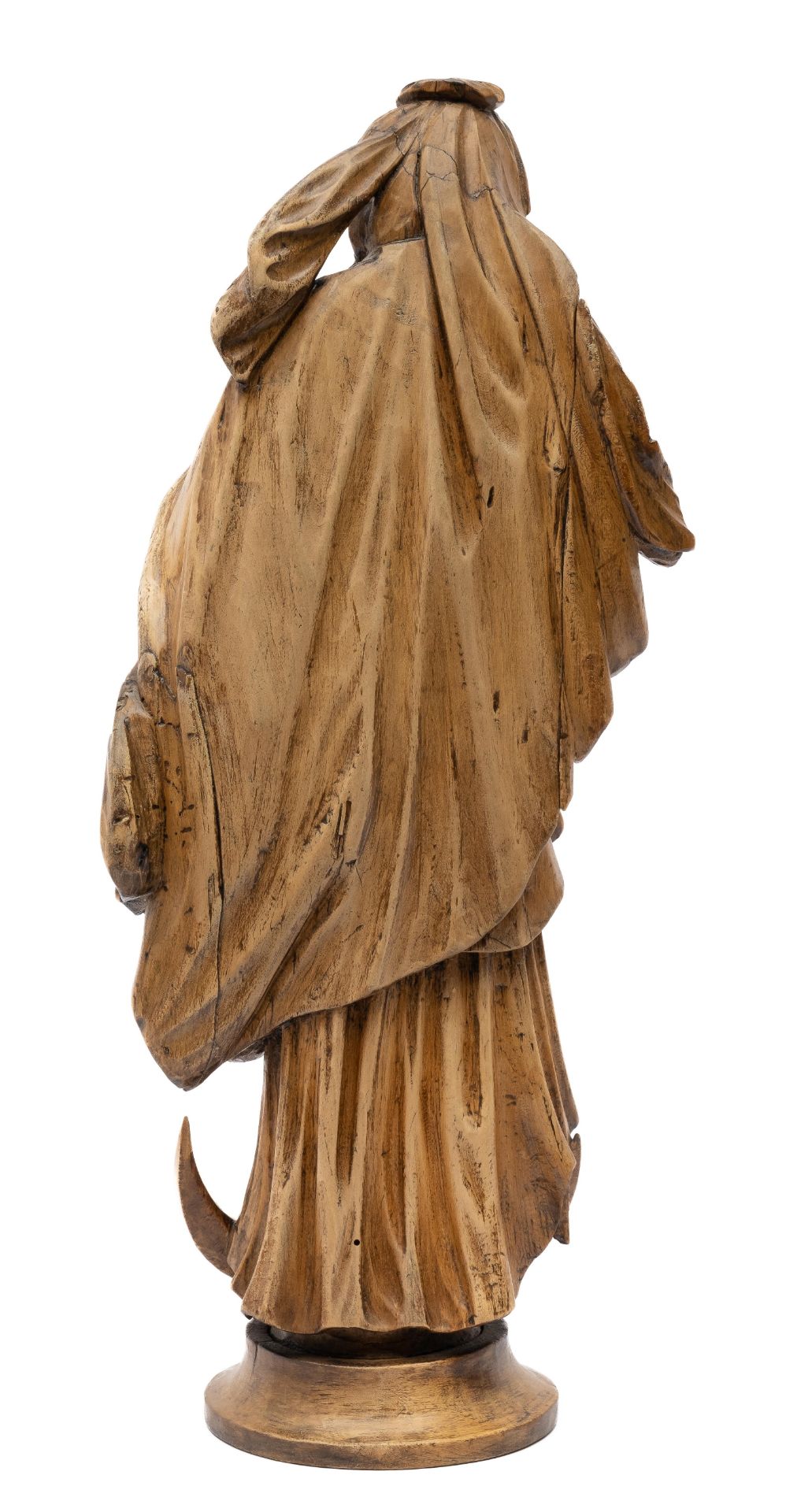 A carved limewood figure of the Virgin Mary - Image 4 of 4