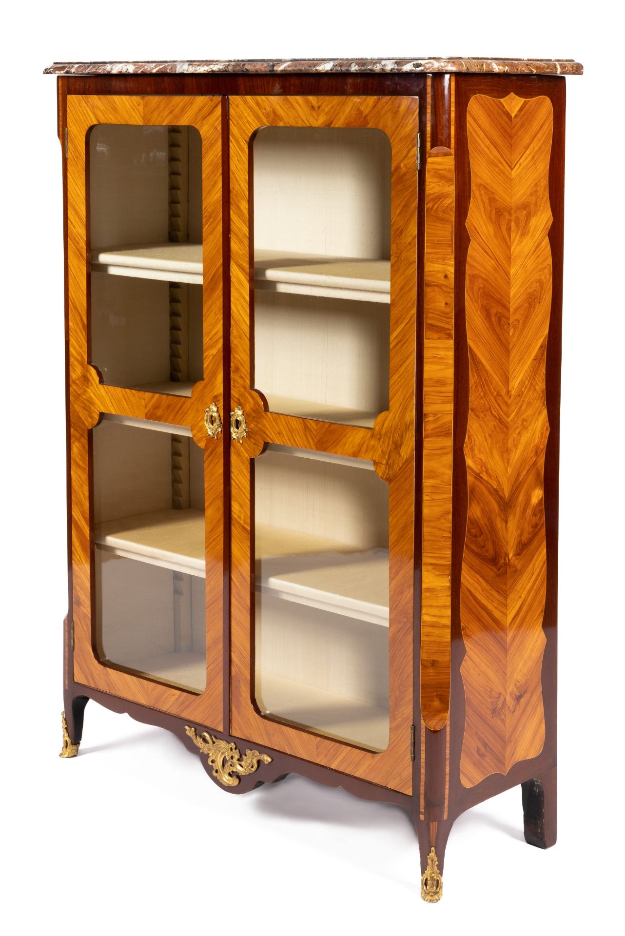A Transition ormolu-mounted rosewood and tulipwood bookcase - Bild 4 aus 6