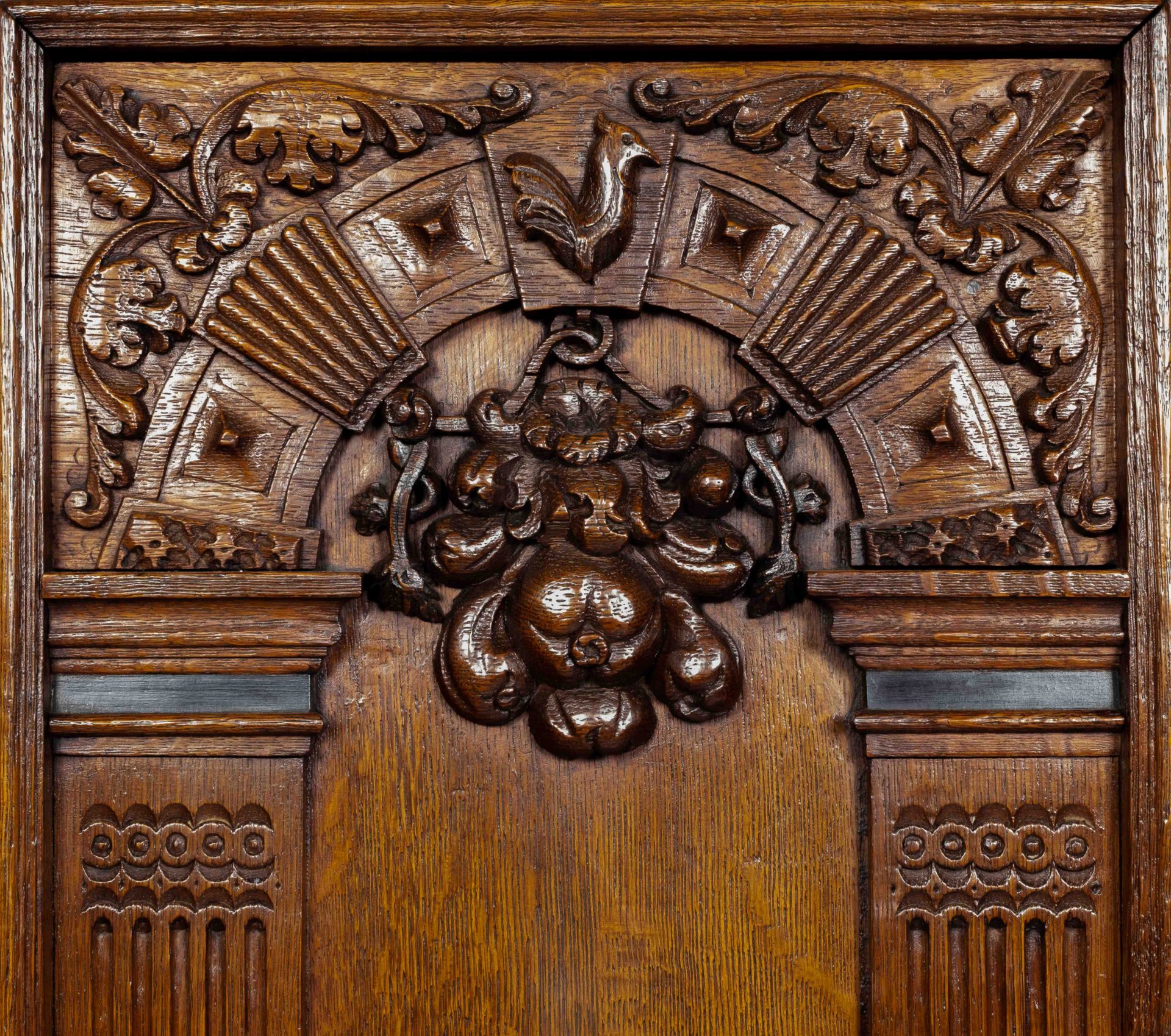 A Frisian carved oak and ebony cupboard 'keeftkast' - Image 5 of 7