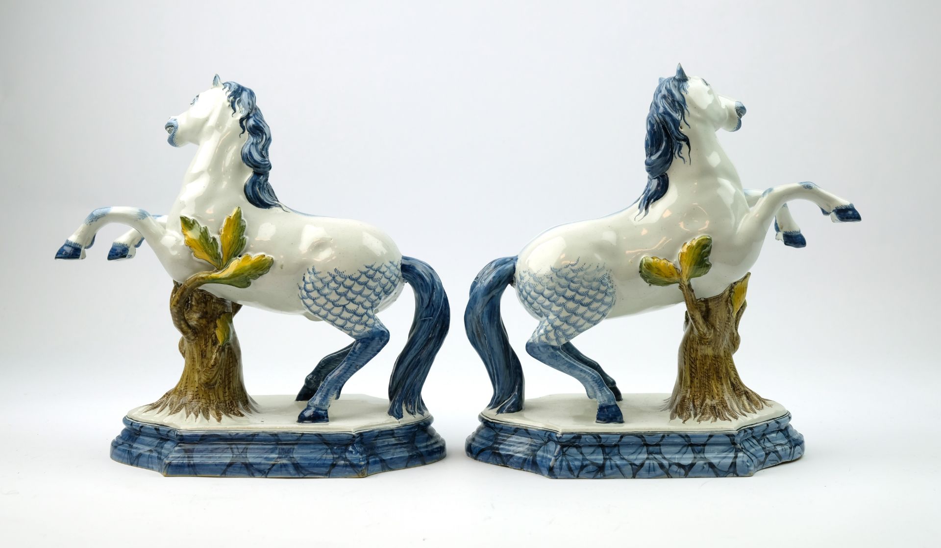 Two Arnhem pottery Delft style prancing horse figures - Bild 6 aus 9