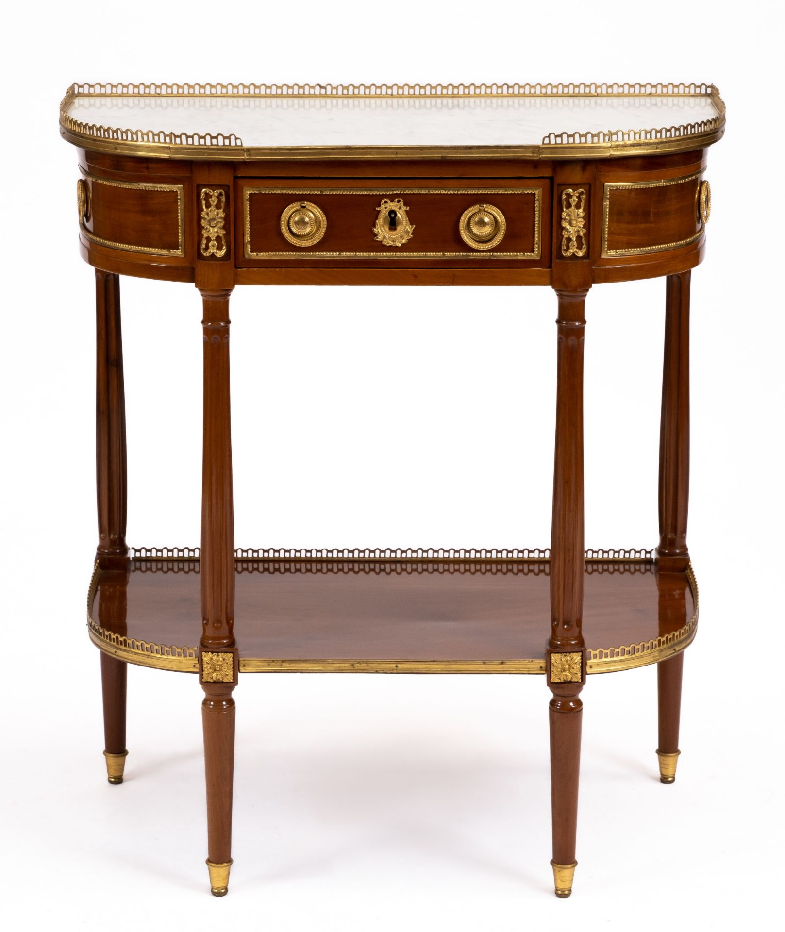 A pair of Louis XVI ormolu-mounted mahogany console dessertes - Bild 5 aus 7