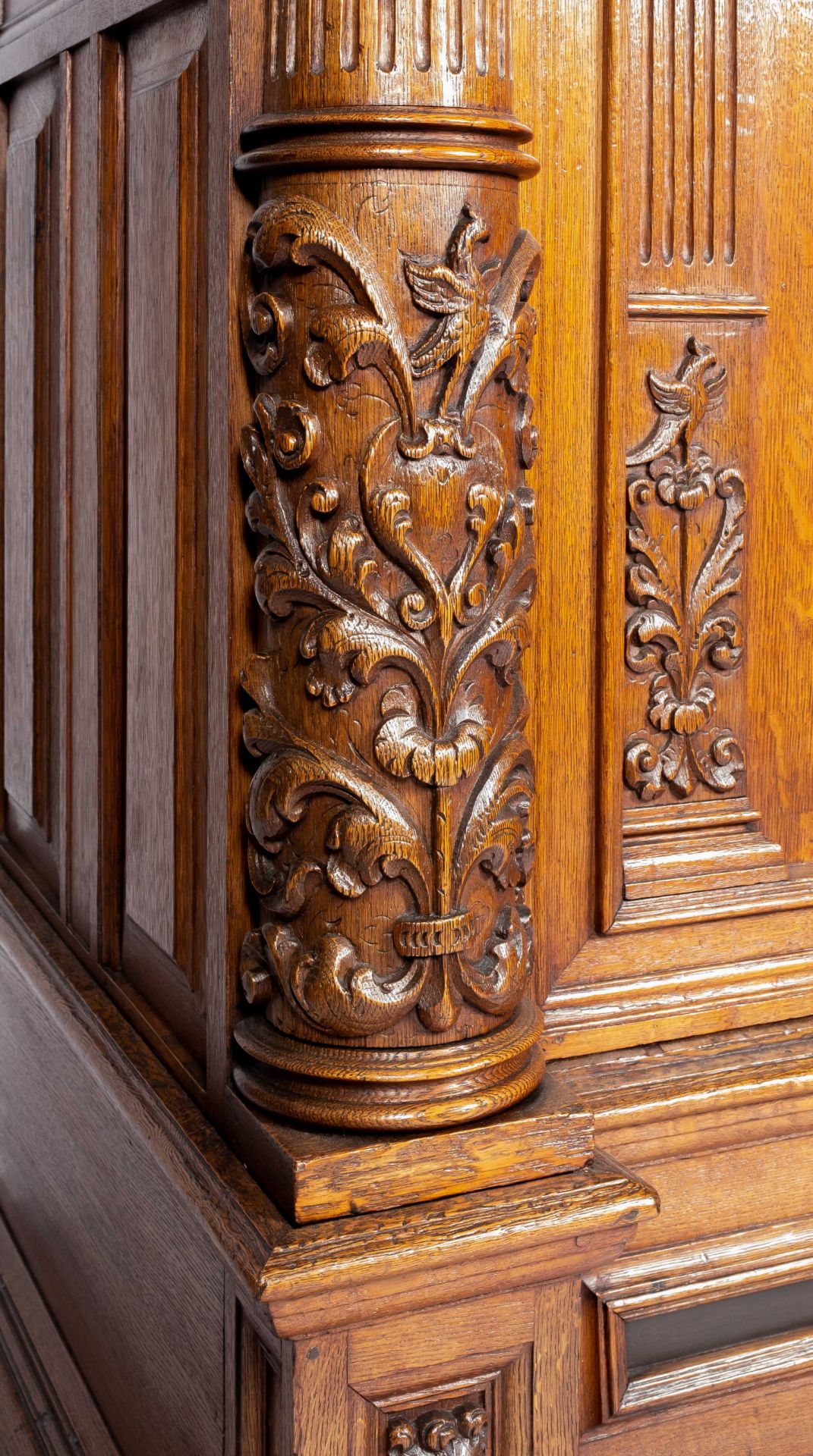 A Frisian carved oak and ebony cupboard 'keeftkast' - Image 6 of 7