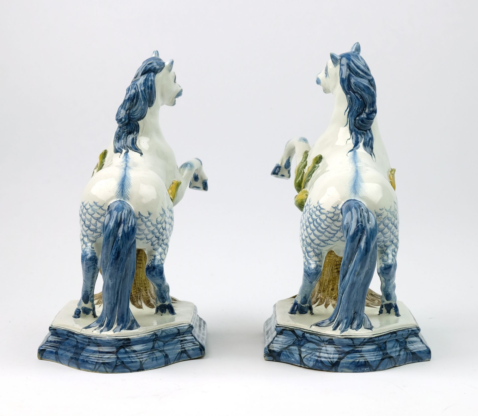 Two Arnhem pottery Delft style prancing horse figures - Bild 7 aus 9