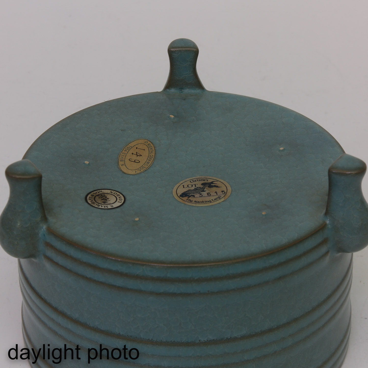 A Celadon Tripod Censer - Image 8 of 9