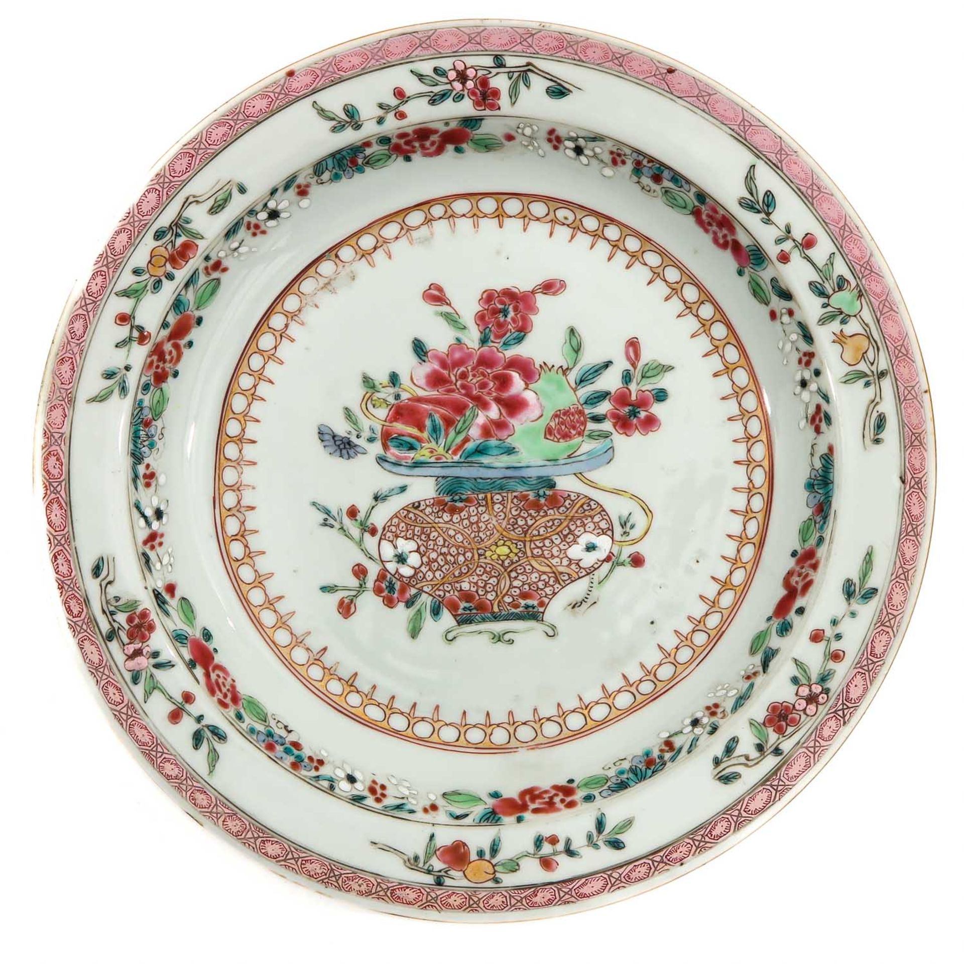 A Series of 3 Famille Rose Plates - Image 3 of 10