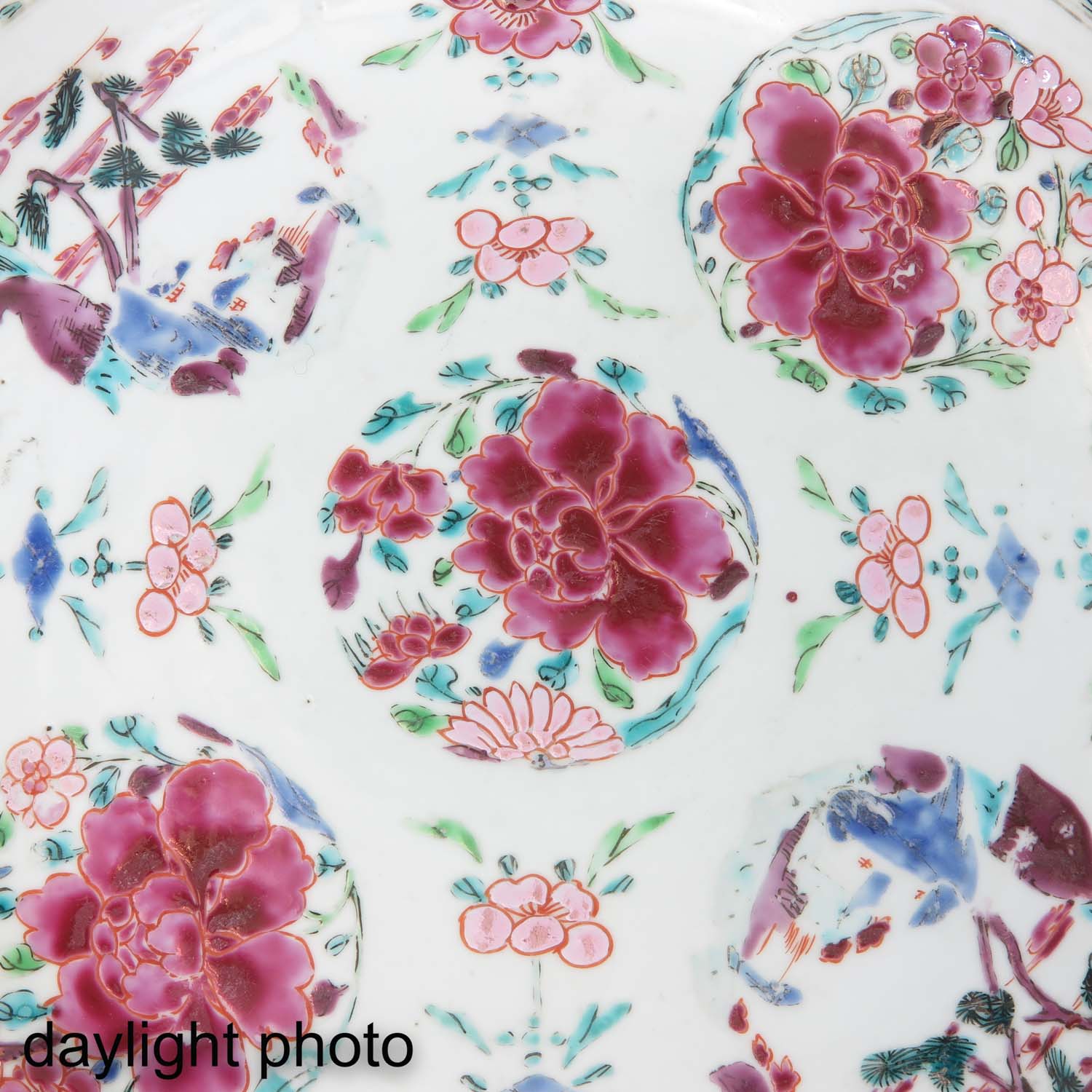 A Famille Rose Plate - Image 6 of 6