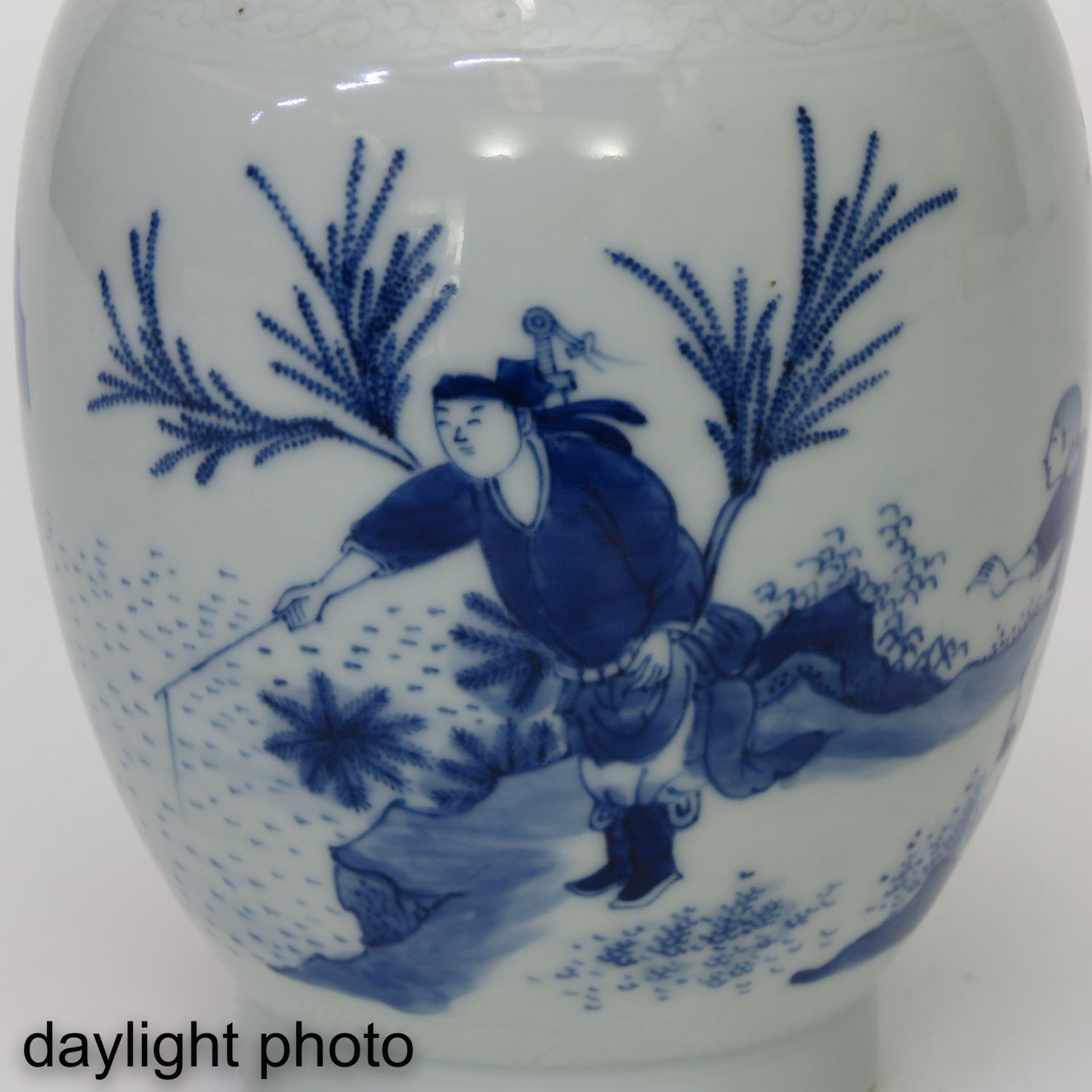 A Blue and White Vase - Bild 9 aus 9