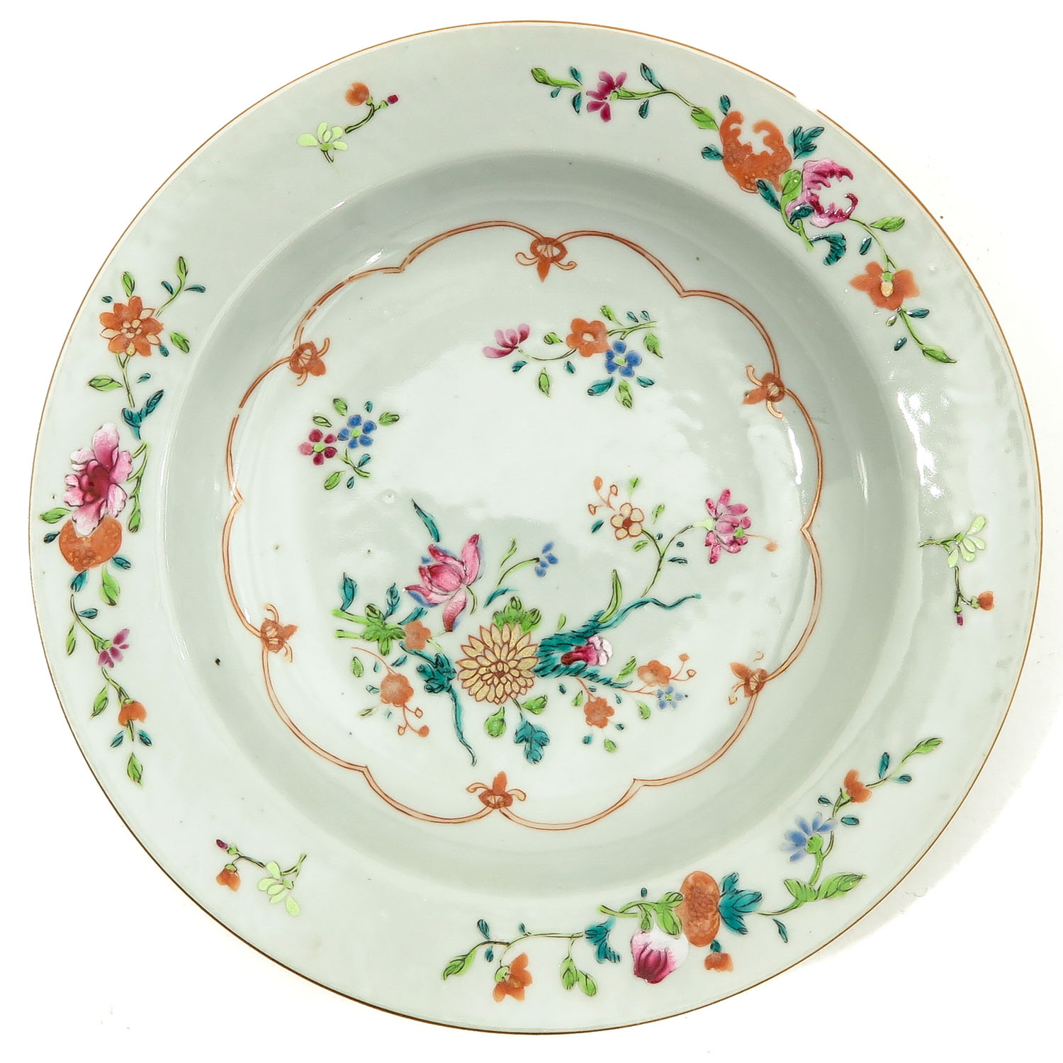 A Collection of 3 Famille Rose Plates - Image 3 of 10