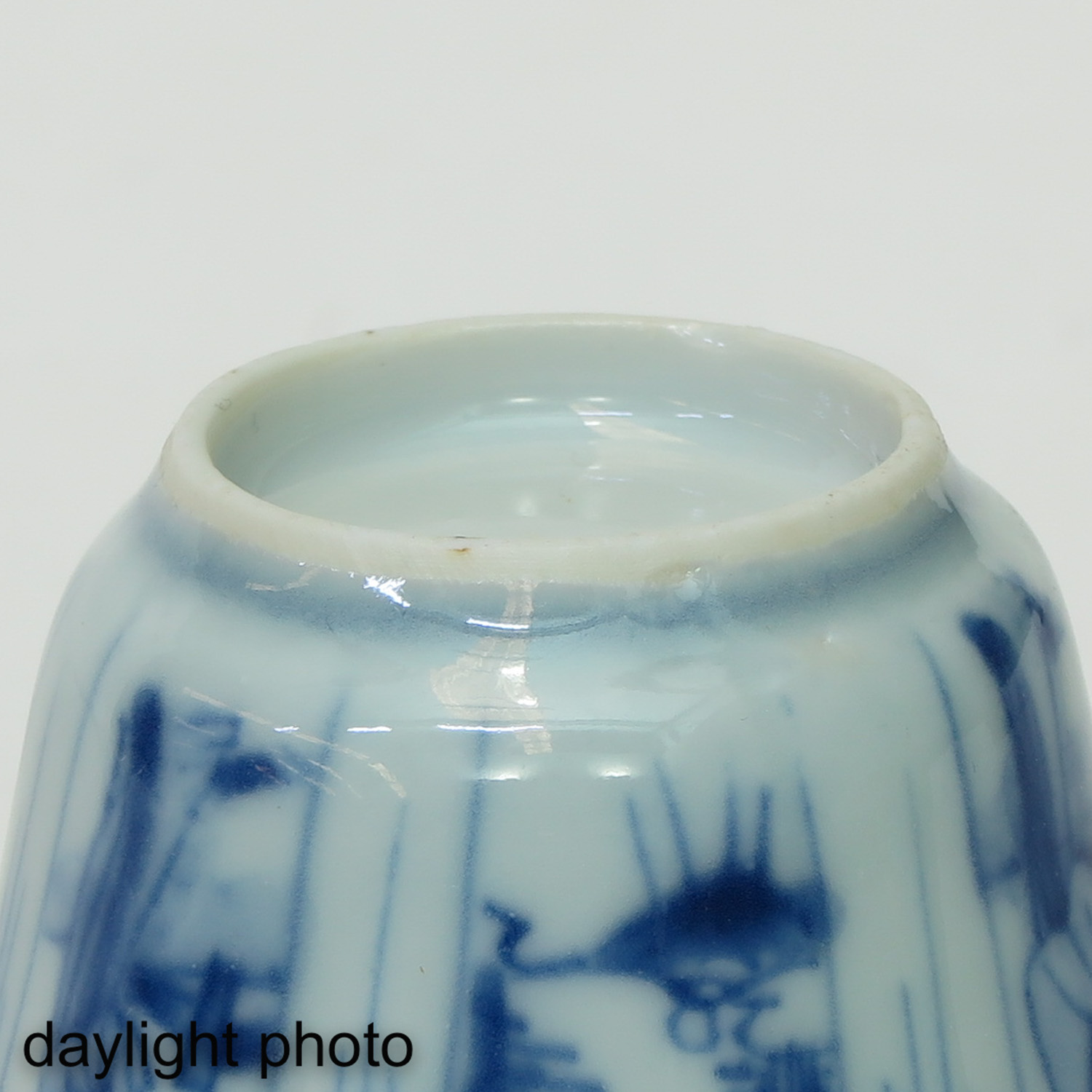 A Lot of 4 Blue and White Cups - Image 15 of 18