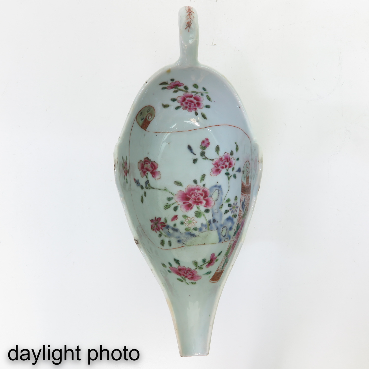 A Famille Rose Gravy Bowl - Image 9 of 10