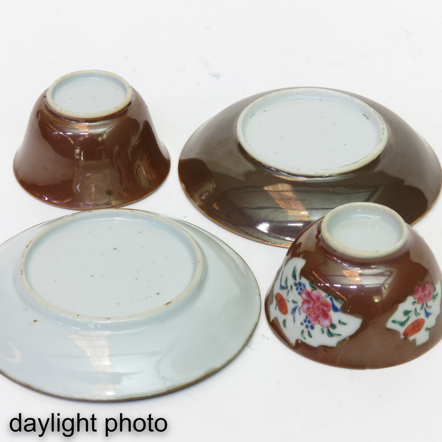 A Lot of 2 Batavianware Cups and Saucers - Image 8 of 10