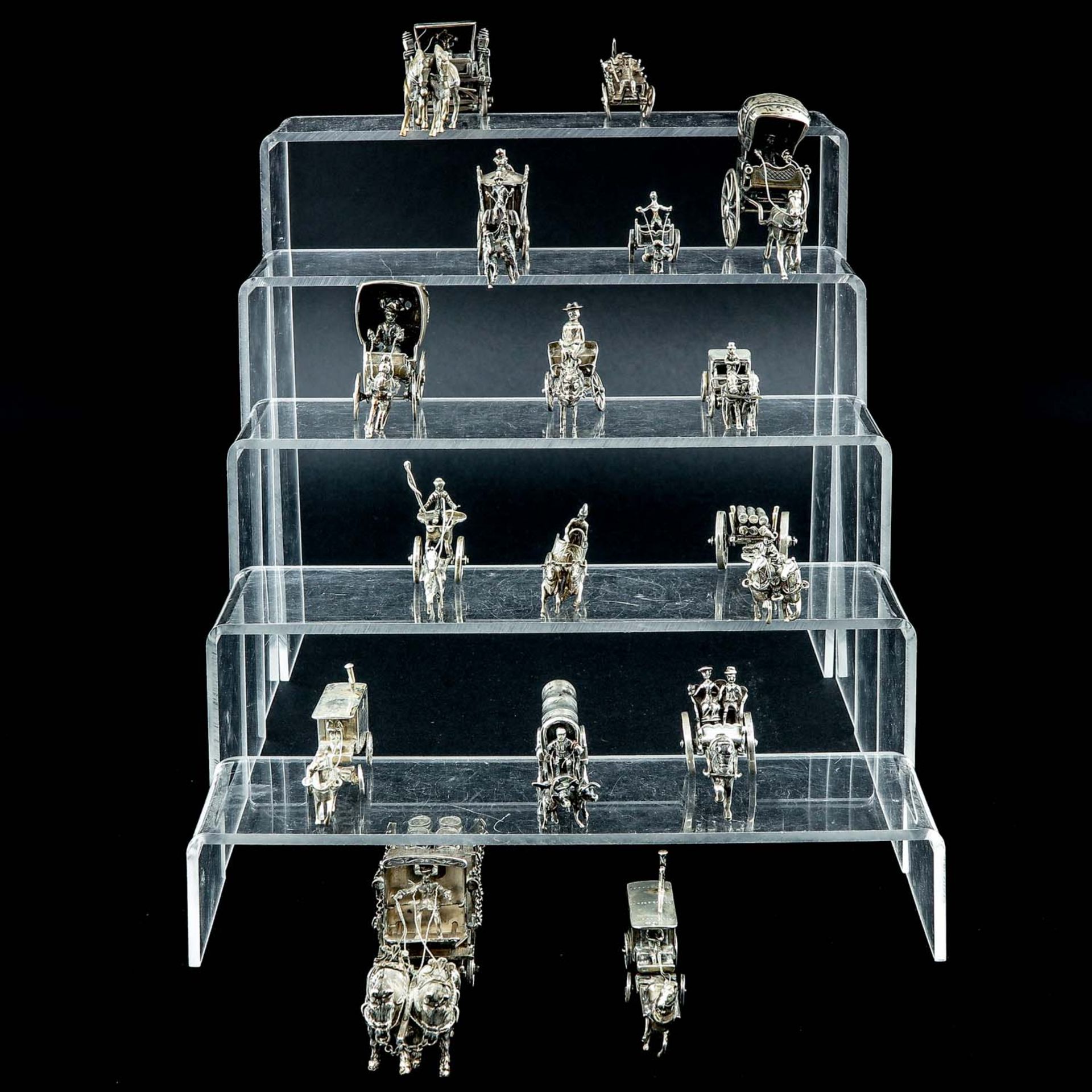 A Collection of 16 Silver Miniatures - Image 4 of 10