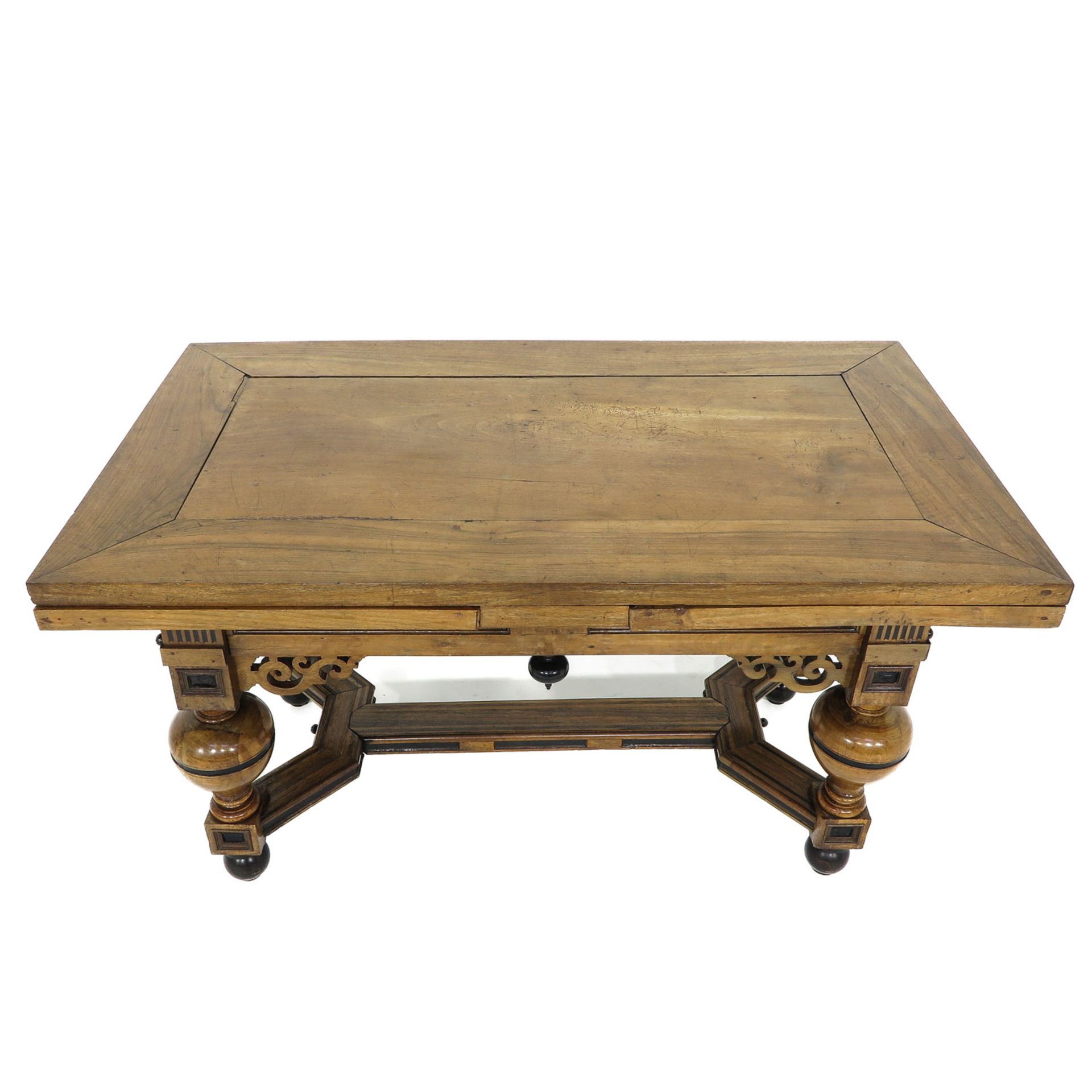 A Very Rare 17th Century Walnut Table - Bild 5 aus 10