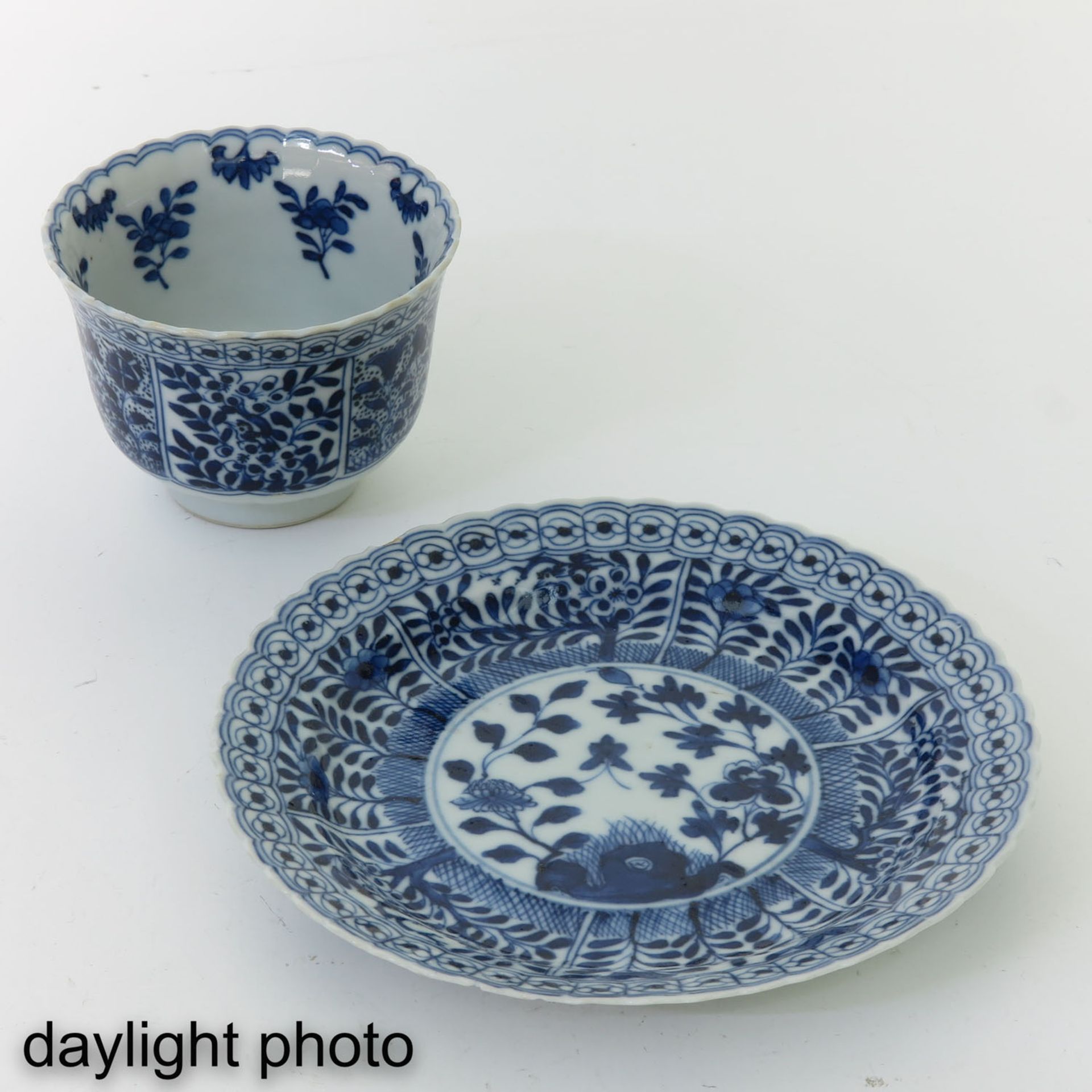 A Series of 8 Cups and Saucers - Image 9 of 10