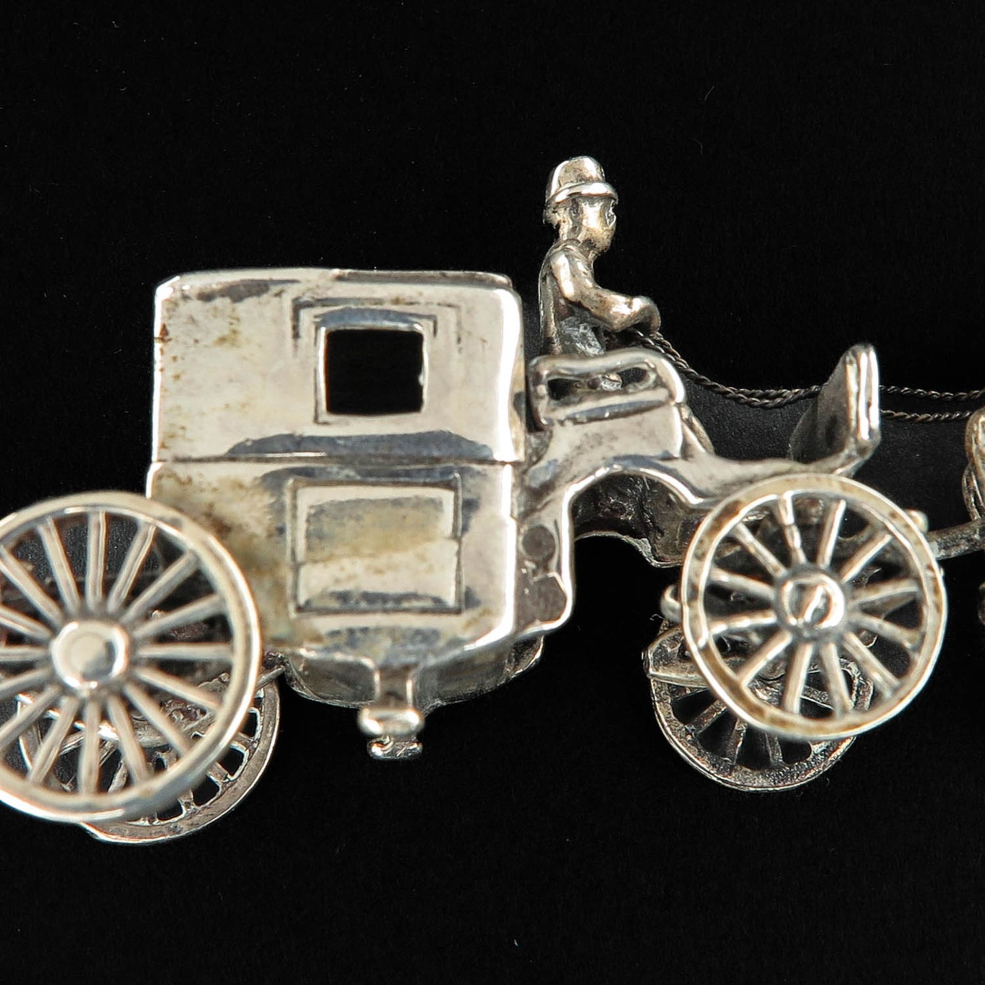 A Collection of 16 Silver Miniatures - Image 10 of 10