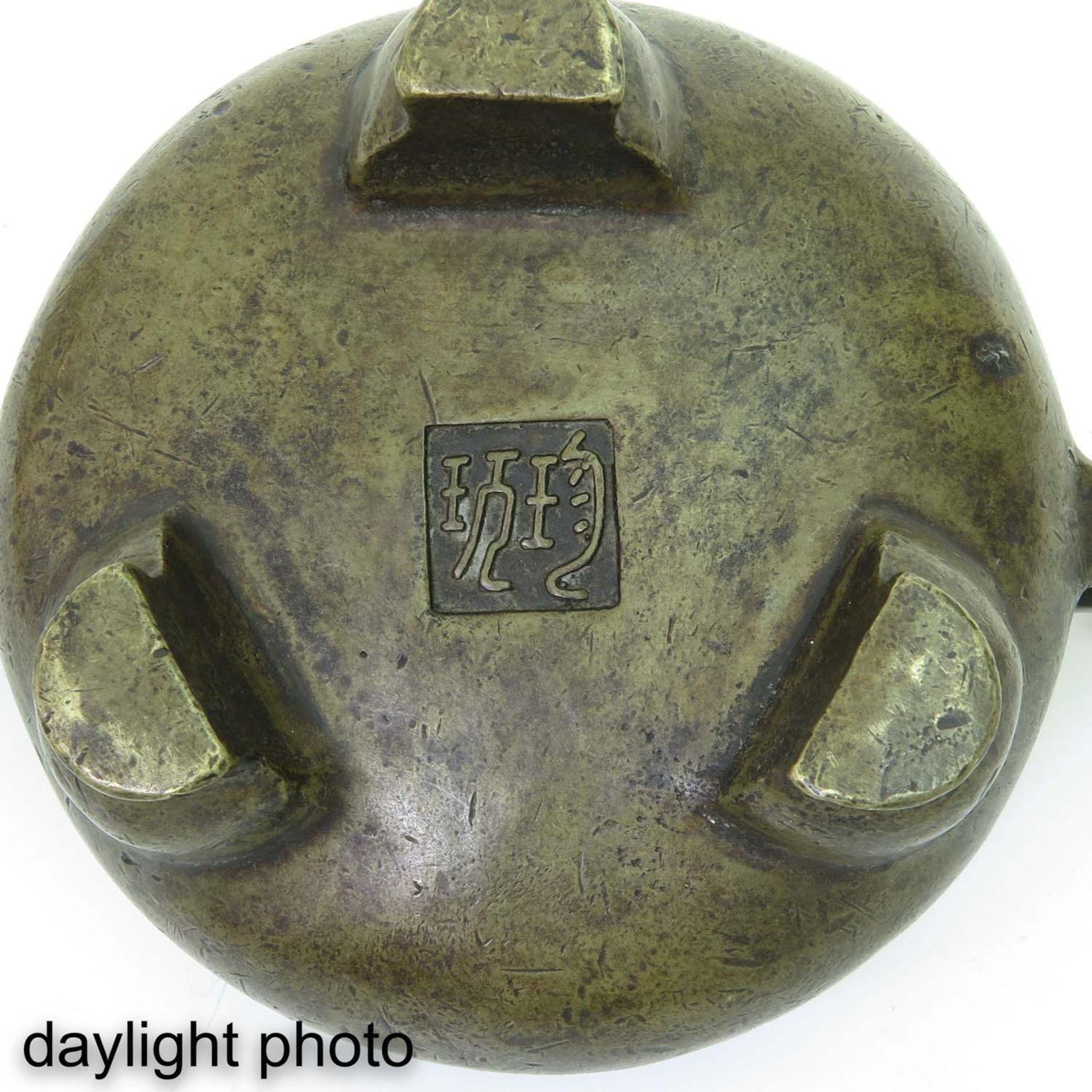 A Bronze Tripod Censer - Image 9 of 10