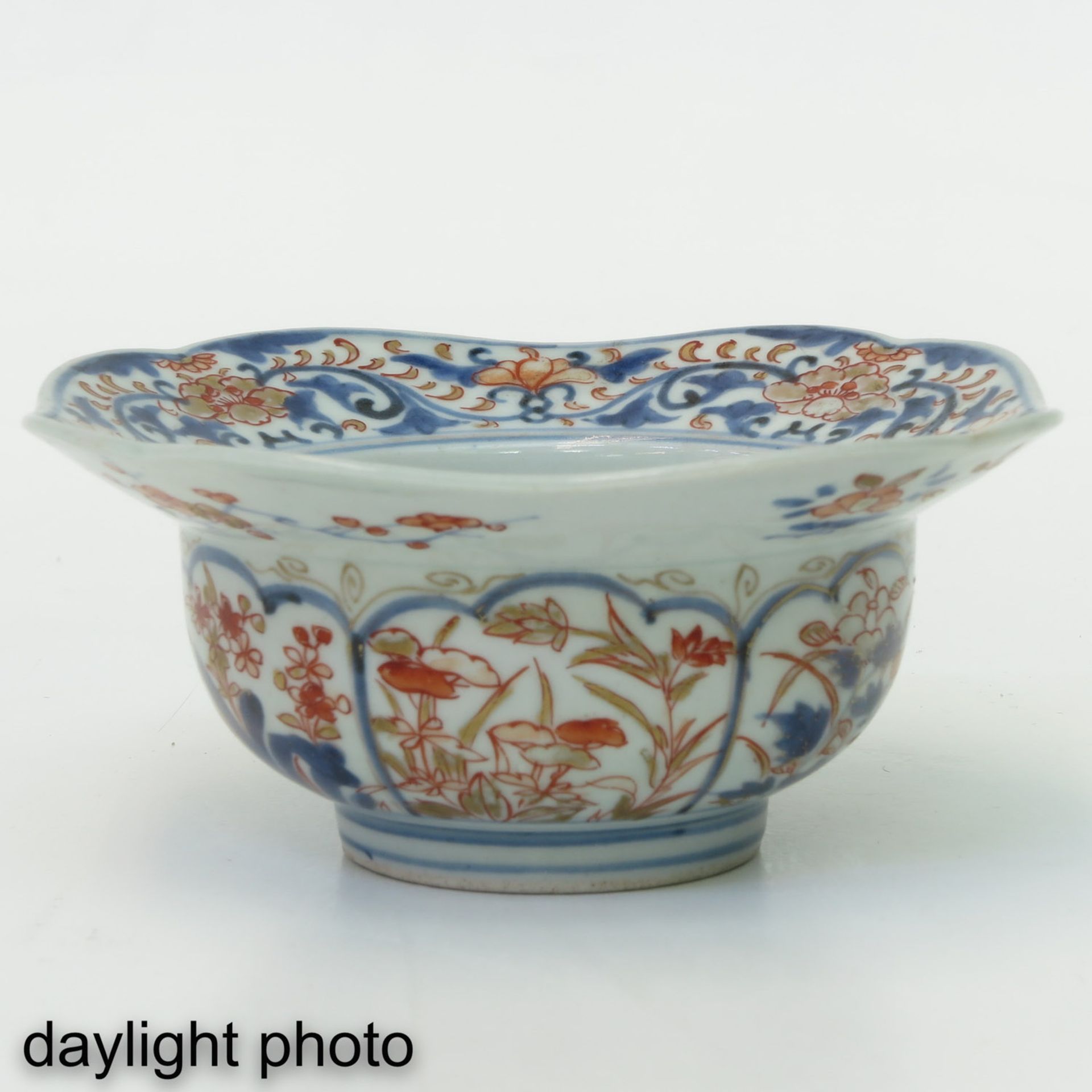 An Imari Flared Rim Bowl - Bild 7 aus 9