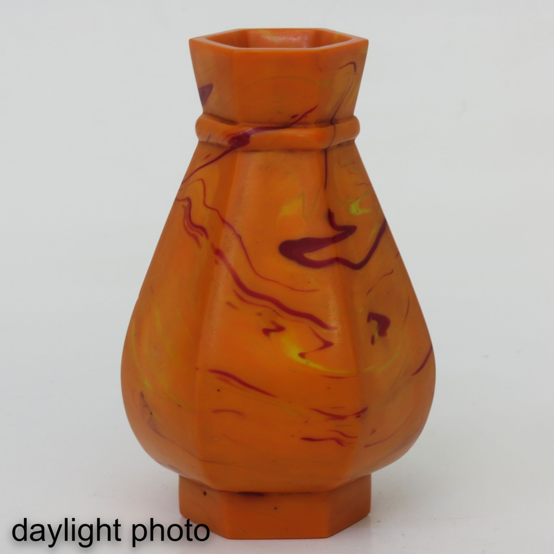 A Peking Glass Vase - Bild 7 aus 10