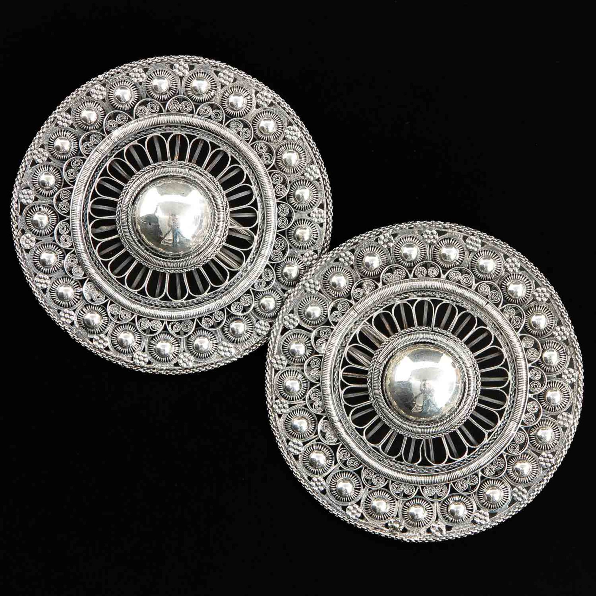 A Pair of Silver Broekstukken