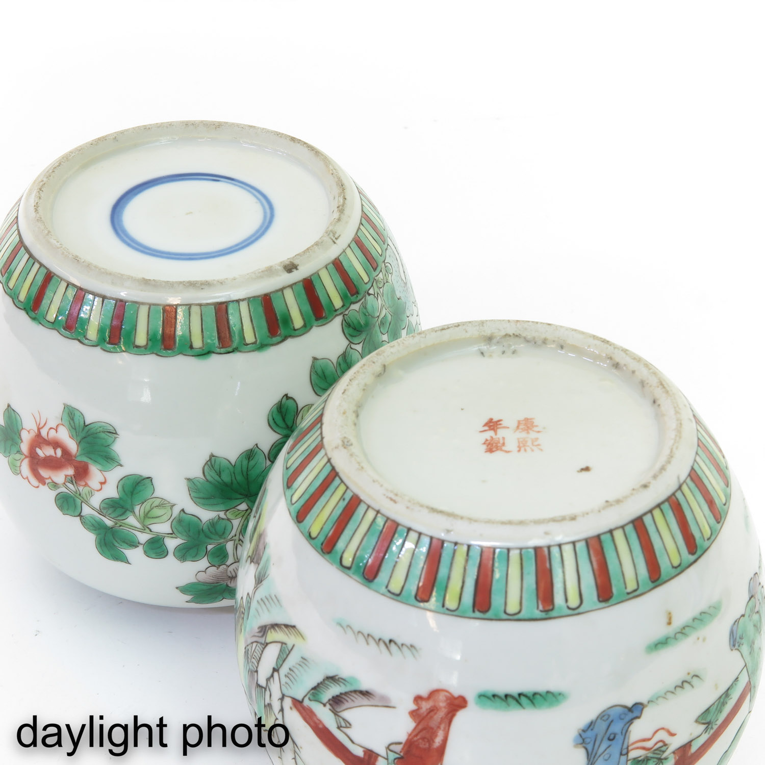 A Pair of Famille Verte Ginger Jars - Image 10 of 10