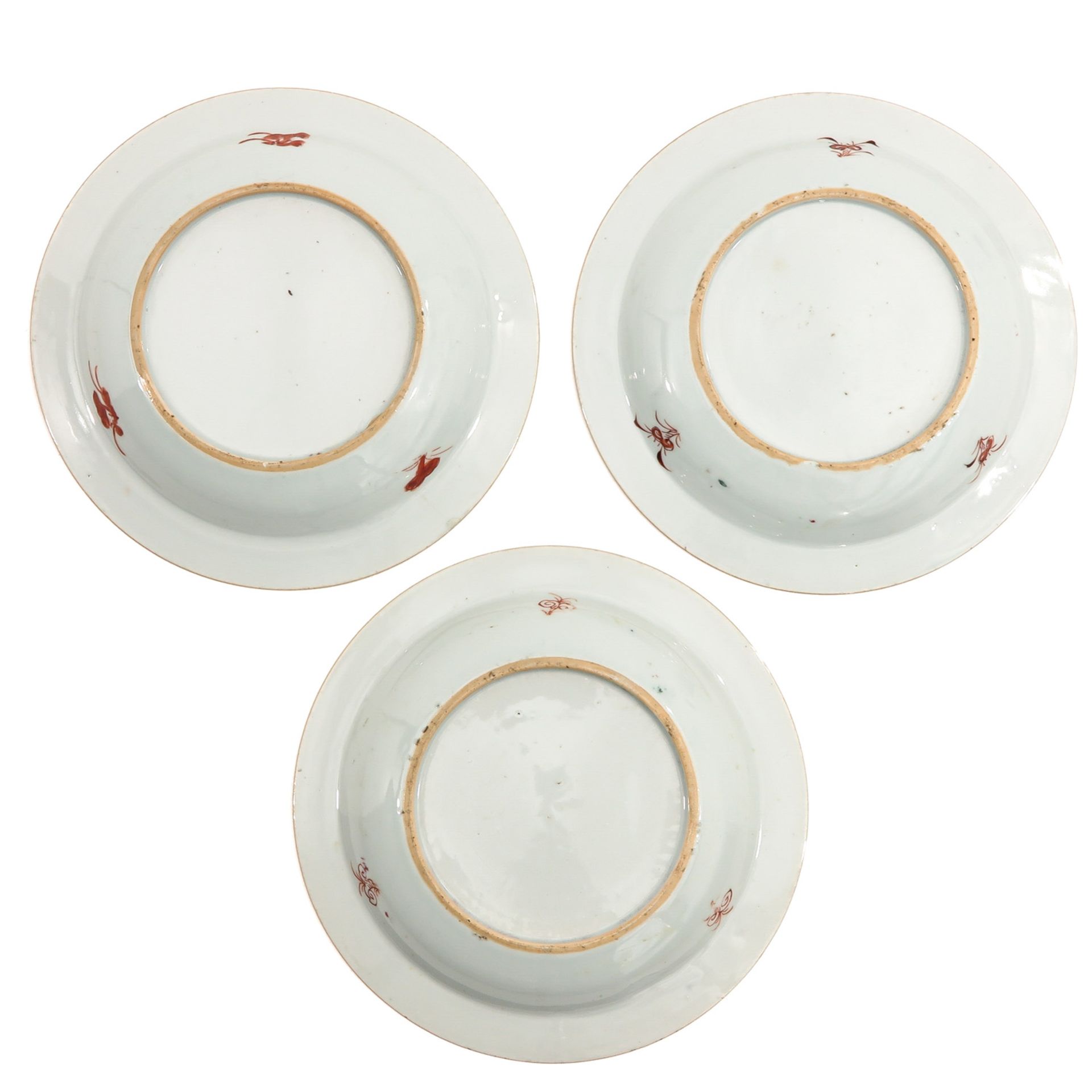 A Series of 3 Famille Rose Plates - Image 2 of 10