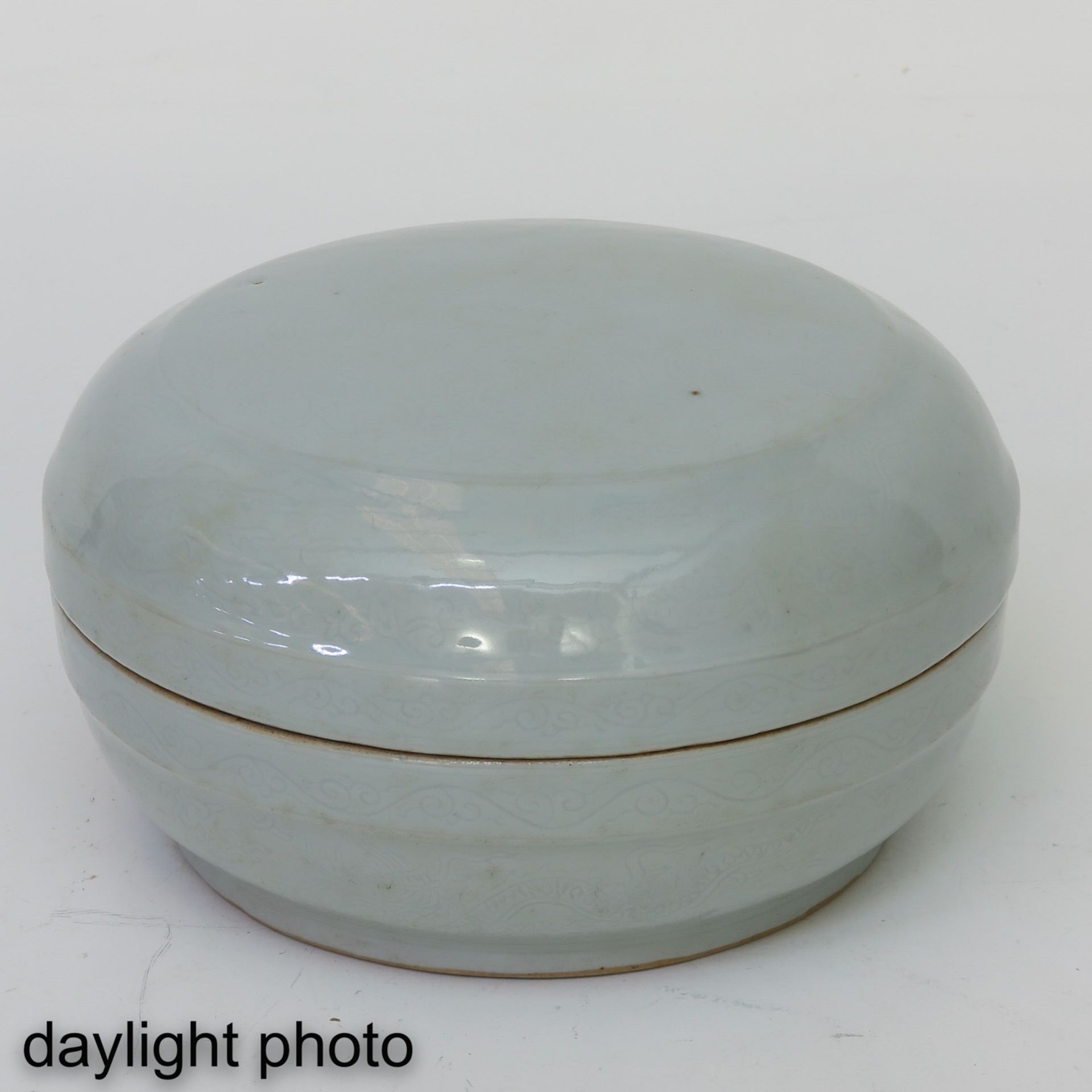 A Round Celadon Box - Image 7 of 9